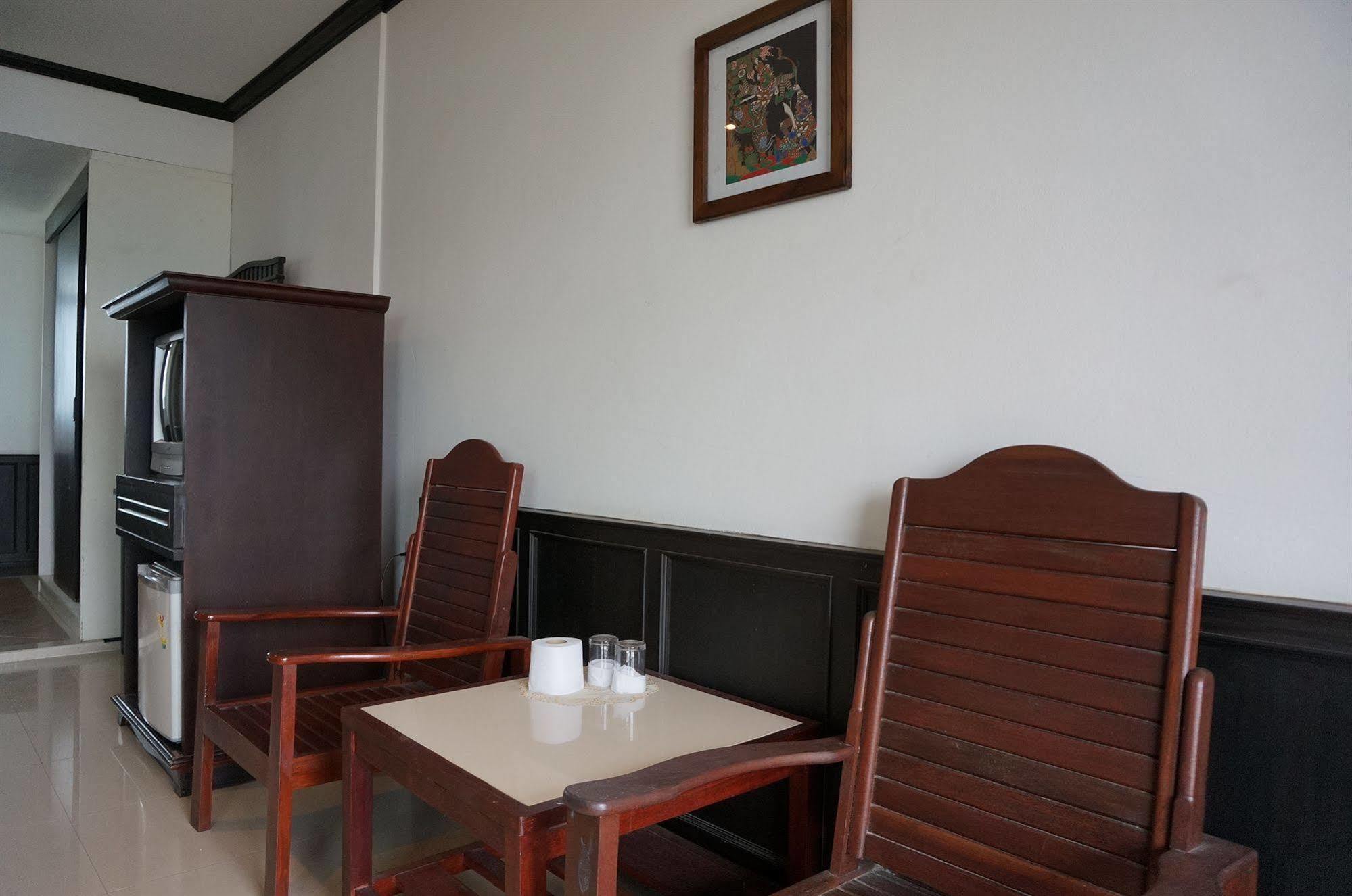 Sand Inn Hotel Хуа Хин Экстерьер фото